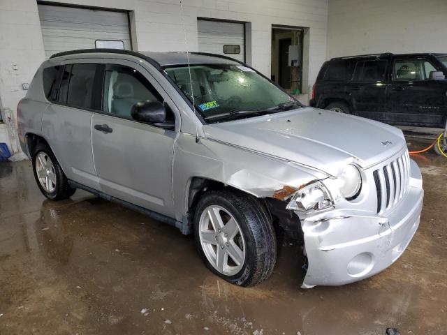 1J8FF47W27D156062 - 2007 JEEP COMPASS SILVER photo 4