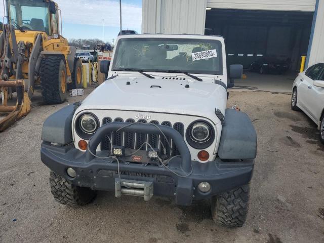 1C4BJWDG8DL511010 - 2013 JEEP WRANGLER U SPORT თეთრი ფოტო 5