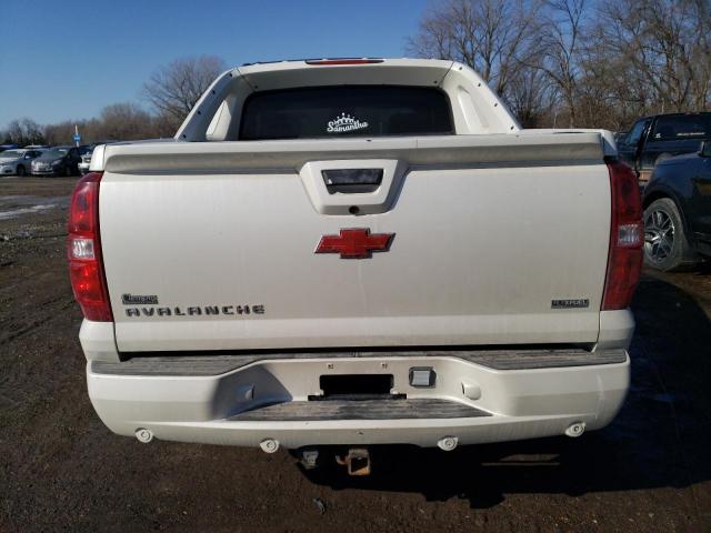 3GNFK32099G176774 - 2009 CHEVROLET AVALANCHE K1500 LTZ WHITE photo 6