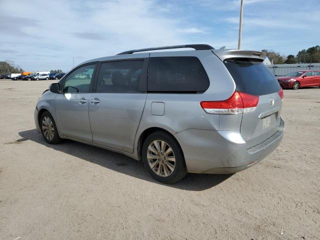 5TDYK3DC1DS402051 - 2013 TOYOTA SIENNA XLE SILVER photo 2