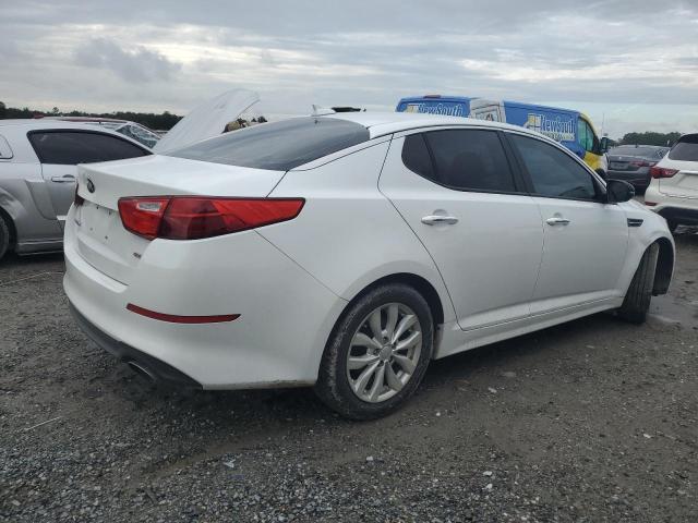 5XXGM4A73FG471945 - 2015 KIA OPTIMA LX WHITE photo 3