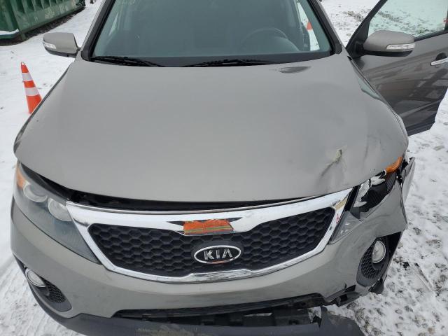 5XYKT4A62DG354497 - 2013 KIA SORENTO LX GRAY photo 12