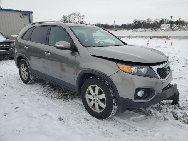 5XYKT4A62DG354497 - 2013 KIA SORENTO LX GRAY photo 4