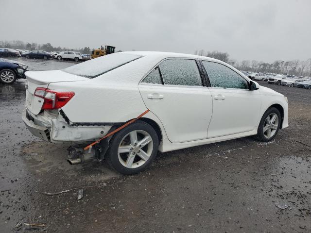 4T1BF1FK9CU572490 - 2012 TOYOTA CAMRY BASE WHITE photo 3