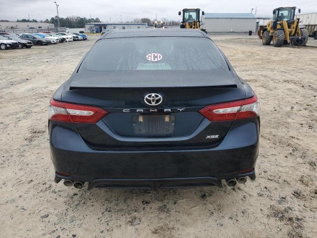 4T1B61HK4JU641628 - 2018 TOYOTA CAMRY XSE BLACK photo 6