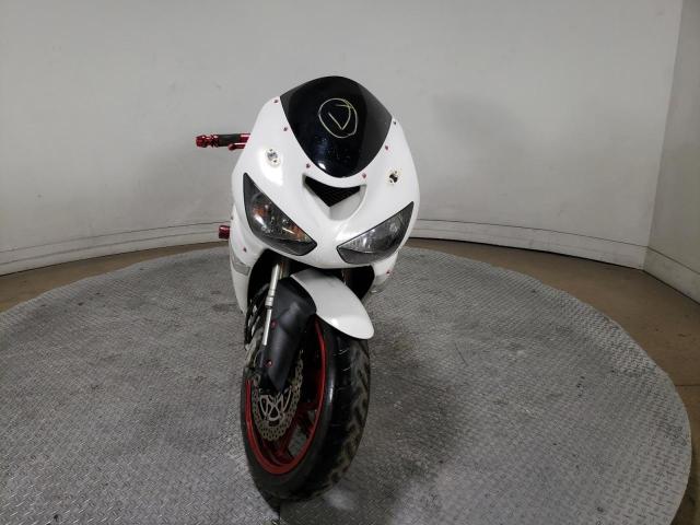 JKBZXJD196A004312 - 2006 KAWASAKI ZX636 C1 WHITE photo 2