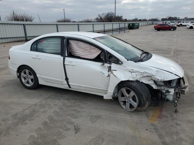 19XFA1F61BE044821 - 2011 HONDA CIVIC LX-S أبيض صورة 4