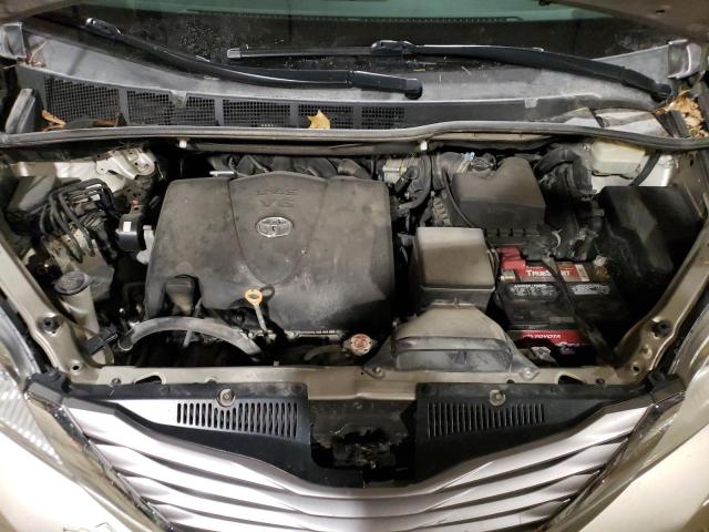 5TDDZ3DCXHS165530 - 2017 TOYOTA SIENNA XLE SILVER photo 12