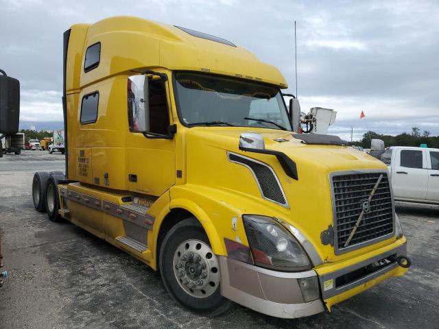 4V4NC9EJ7EN170101 - 2014 VOLVO VN VNL YELLOW photo 1