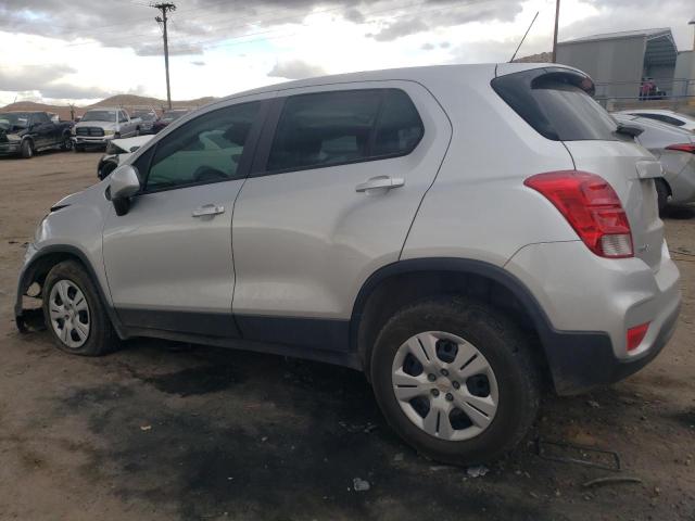 KL7CJKSB2JB722836 - 2018 CHEVROLET TRAX LS SILVER photo 2