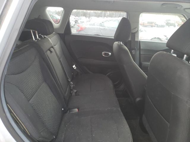 KNDJP3A51F7760983 - 2015 KIA SOUL + SILVER photo 10