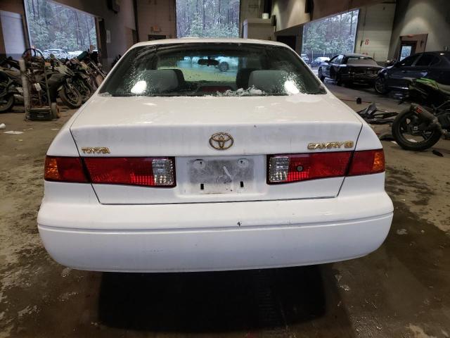 JT2BG22KXY0458826 - 2000 TOYOTA CAMRY CE WHITE photo 6