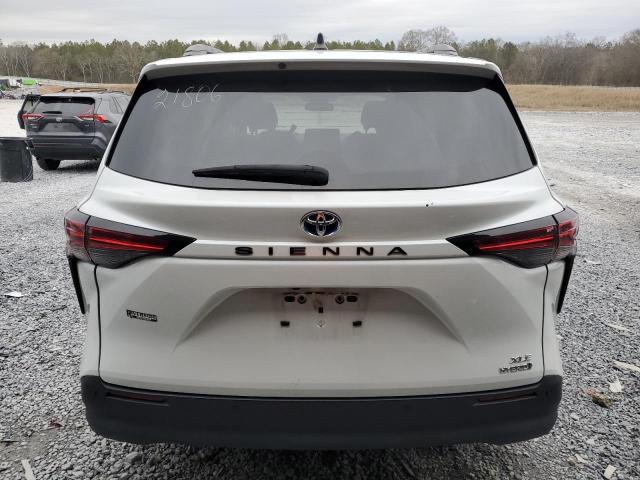 5TDYRKEC6NS078293 - 2022 TOYOTA SIENNA XLE WHITE photo 6