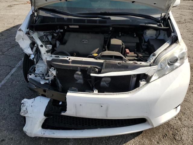 5TDKK3DC6GS756528 - 2016 TOYOTA SIENNA LE WHITE photo 12