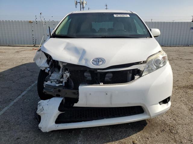 5TDKK3DC6GS756528 - 2016 TOYOTA SIENNA LE WHITE photo 5