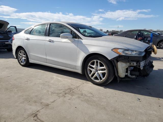 3FA6P0H78ER143959 - 2014 FORD FUSION SE WHITE photo 4