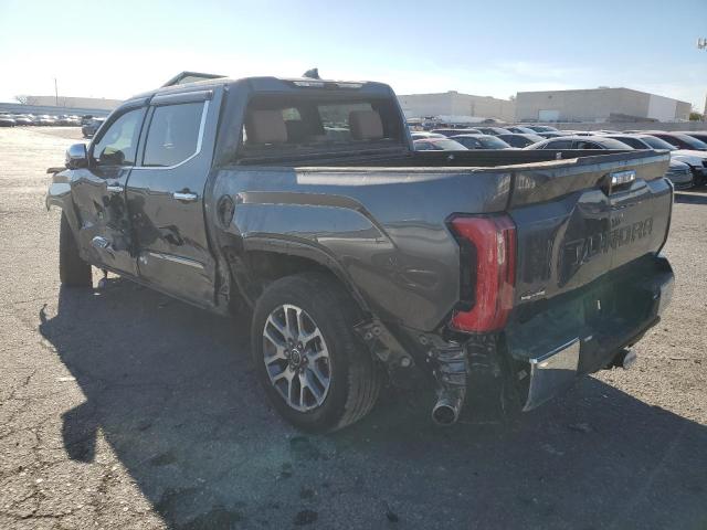 5TFMA5DB1PX075590 - 2023 TOYOTA TUNDRA CREWMAX PLATINUM Grafit foto 2