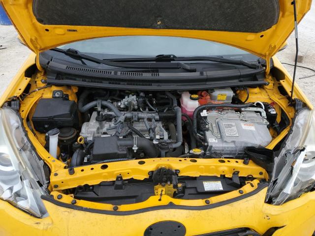 JTDKDTB34F1104287 - 2015 TOYOTA PRIUS C YELLOW photo 11