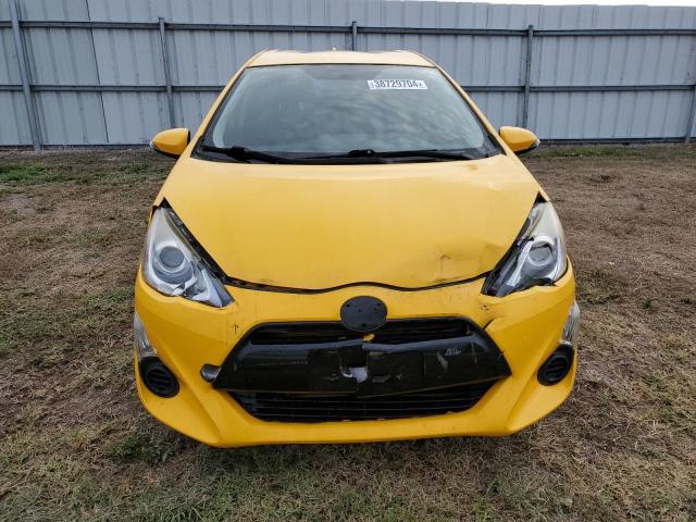 JTDKDTB34F1104287 - 2015 TOYOTA PRIUS C YELLOW photo 5