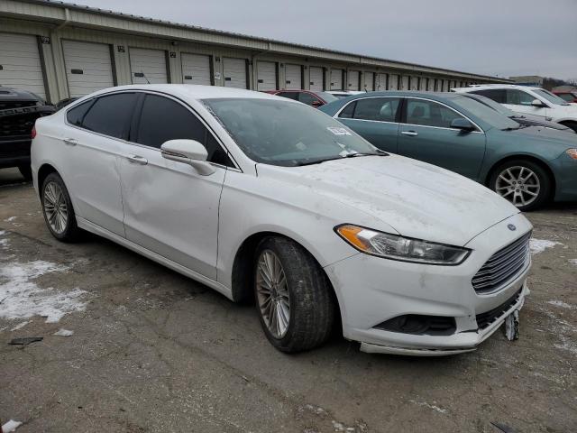 3FA6P0HD5GR223468 - 2016 FORD FUSION SE WHITE photo 4