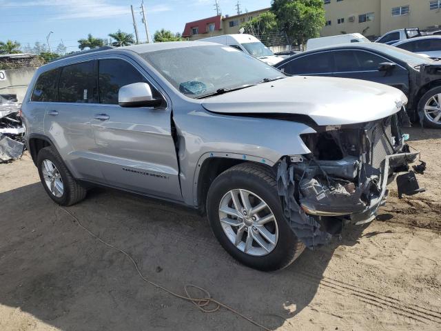 1C4RJEAG4JC172562 - 2018 JEEP GRAND CHER LAREDO Gümüş fotoğraf 4