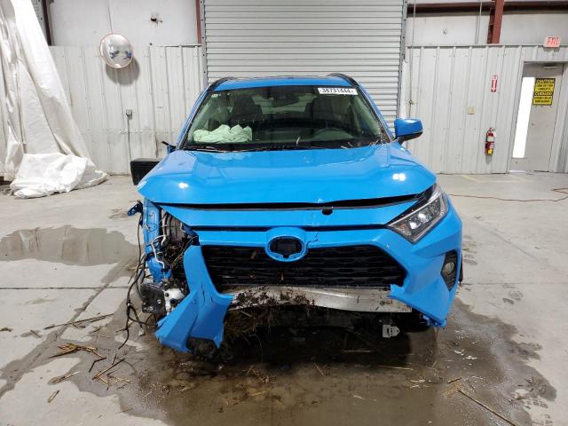 JTMP1RFV4KD008794 - 2019 TOYOTA RAV4 XLE BLUE photo 5