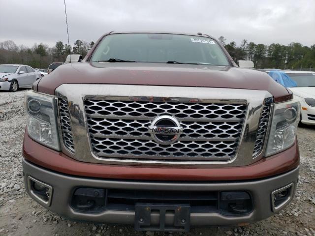 1N6AA1E67HN515318 - 2017 NISSAN TITAN SV ORANGE photo 5