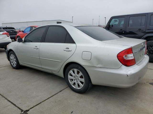 JTDBE32K520012125 - 2002 TOYOTA CAMRY LE SILVER photo 2