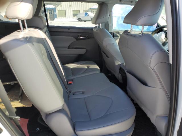 5TDGZRBH7NS560338 - 2022 TOYOTA HIGHLANDER XLE Blanco foto 10