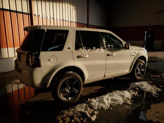 SALFP2BG0EH404963 - 2014 LAND ROVER LR2 SE WHITE photo 3