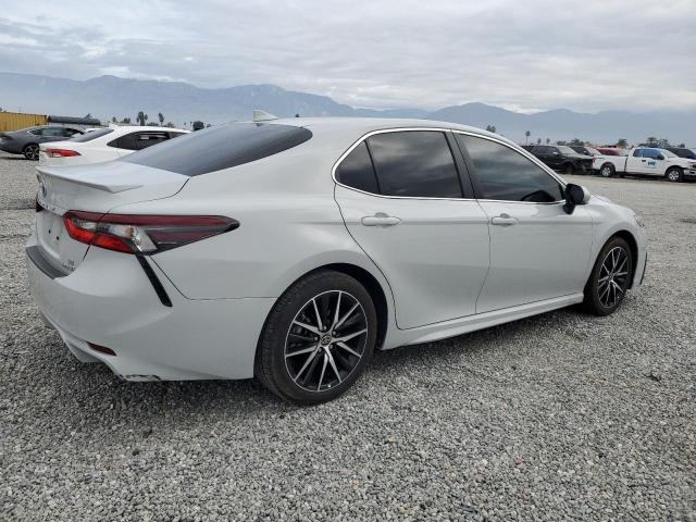 4T1G31AK7PU057564 - 2023 TOYOTA CAMRY SE NIGHT SHADE WHITE photo 3