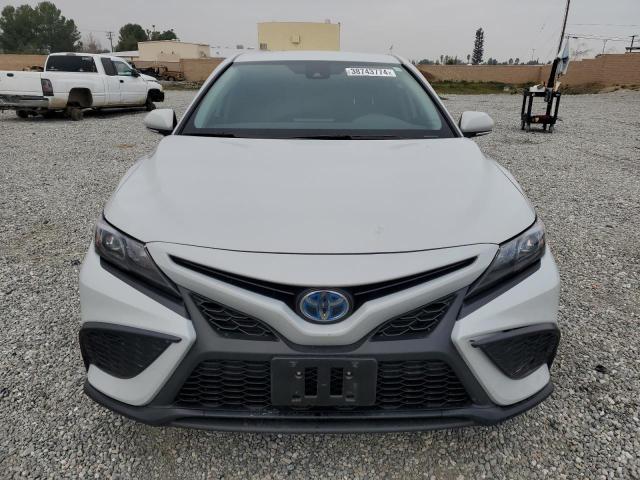 4T1G31AK7PU057564 - 2023 TOYOTA CAMRY SE NIGHT SHADE WHITE photo 5