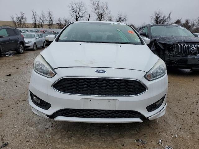 1FADP3K23FL261357 - 2015 FORD FOCUS SE WHITE photo 5