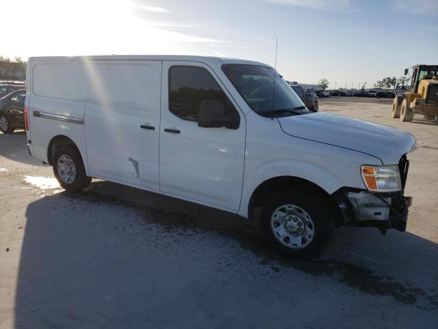 1N6BF0KMXFN804029 - 2015 NISSAN NV 1500 WHITE photo 4