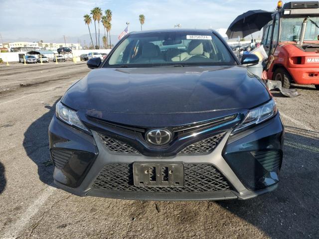 4T1B11HK0JU614716 - 2018 TOYOTA CAMRY L BLUE photo 5