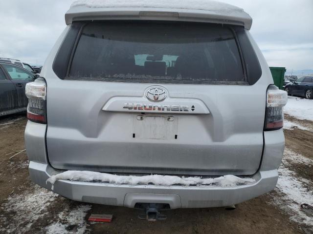 JTEMU5JR9N6064456 - 2022 TOYOTA 4RUNNER SR5/SR5 PREMIUM ვერცხლისფერი ფოტო 6