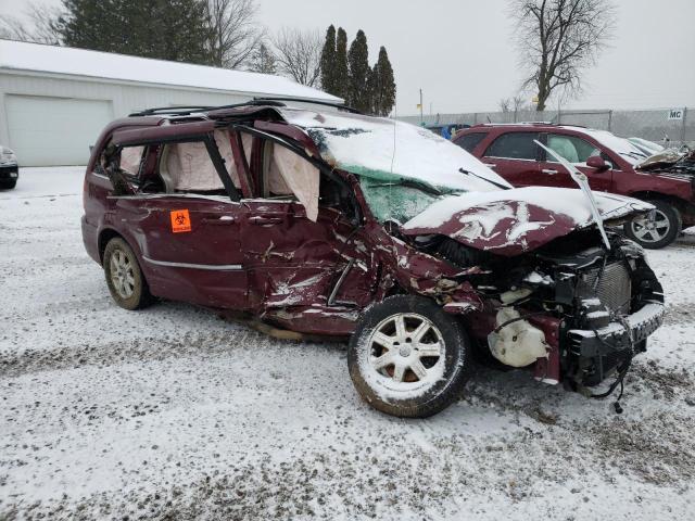 2A8HR54179R574440 - 2009 CHRYSLER TOWN & COU TOURING MAROON photo 4