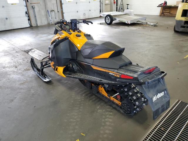 2BPSUVEC8EV000071 - 2014 SKI DOO 600 YELLOW photo 3