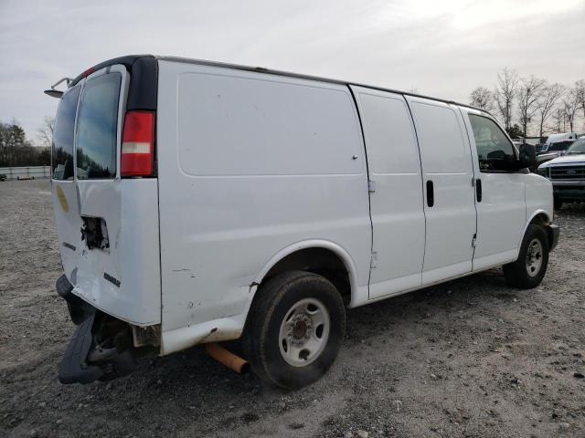 1GCGG25V171183066 - 2007 CHEVROLET EXPRESS G2 WHITE photo 3