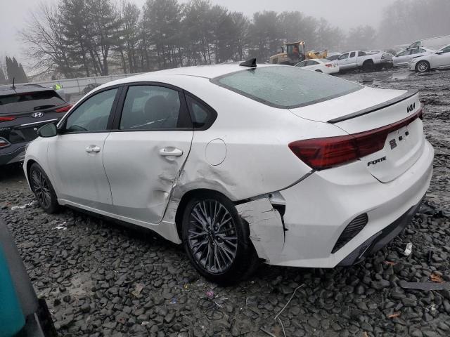 3KPF54AD8NE508073 - 2022 KIA FORTE GT LINE WHITE photo 2