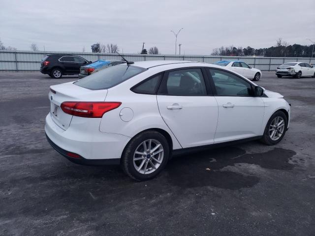 1FADP3F27JL307307 - 2018 FORD FOCUS SE WHITE photo 3