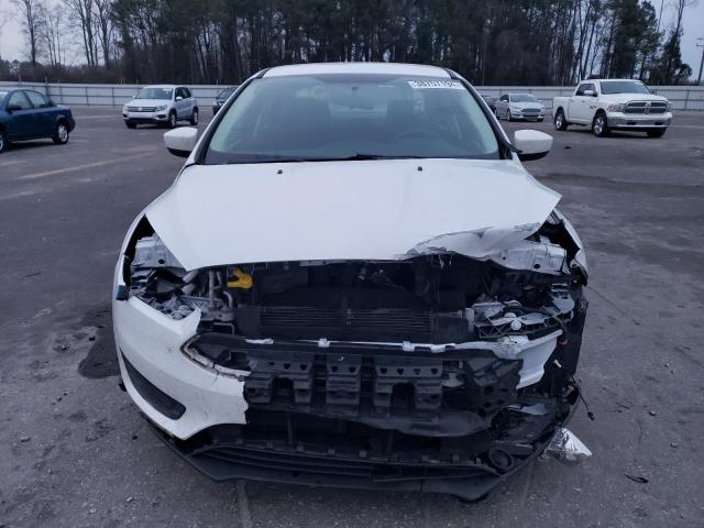 1FADP3F27JL307307 - 2018 FORD FOCUS SE WHITE photo 5