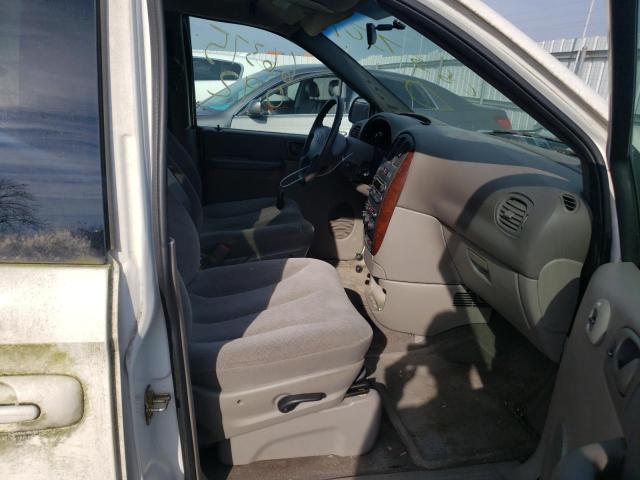 2C4GP24323R252949 - 2003 CHRYSLER TOWN & COU 白色 照片 5