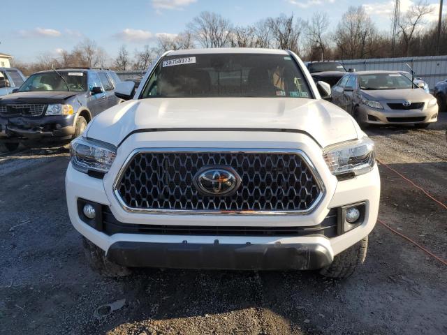 3TMDZ5BN8JM050883 - 2018 TOYOTA TACOMA DOUBLE CAB 白色 照片 5