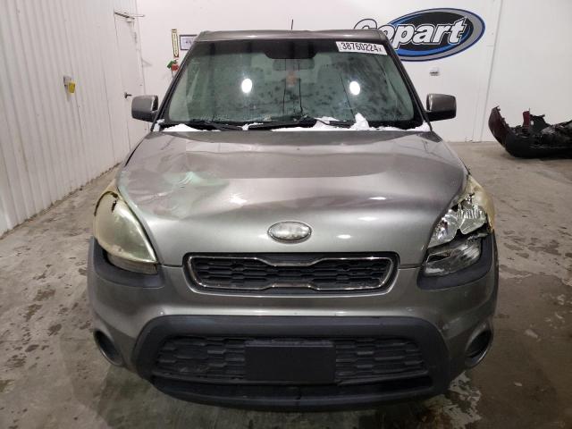 KNDJT2A59D7578886 - 2013 KIA SOUL GREEN photo 5