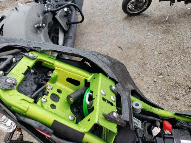 JKAZR2B16HDA16459 - 2017 KAWASAKI ZR900 GREEN photo 6