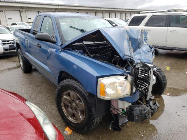 1D7HE42K65S165451 - 2005 DODGE DAKOTA SLT BLUE photo 4