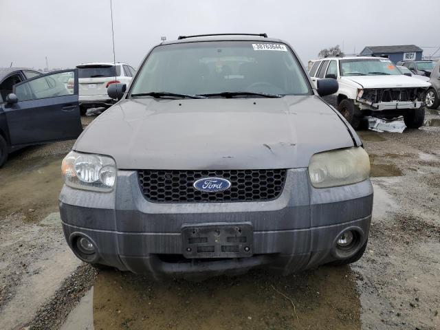 1FMYU03106KC00056 - 2006 FORD ESCAPE XLT GRAY photo 5