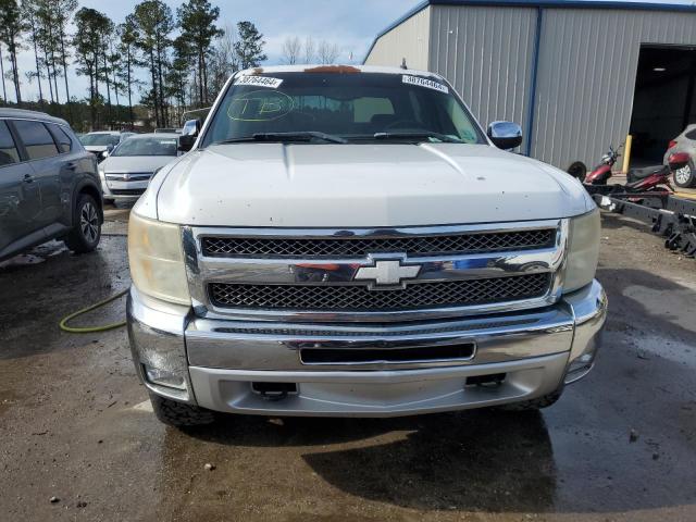 3GCPCSE02BG358340 - 2011 CHEVROLET SILVERADO C1500 LT WHITE photo 5