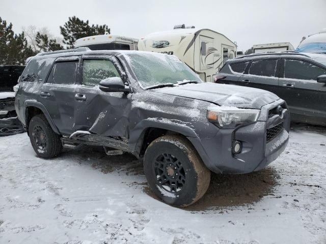 JTEBU5JR2H5440139 - 2017 TOYOTA 4RUNNER SR5/SR5 PREMIUM ნაცრისფერი ფოტო 4